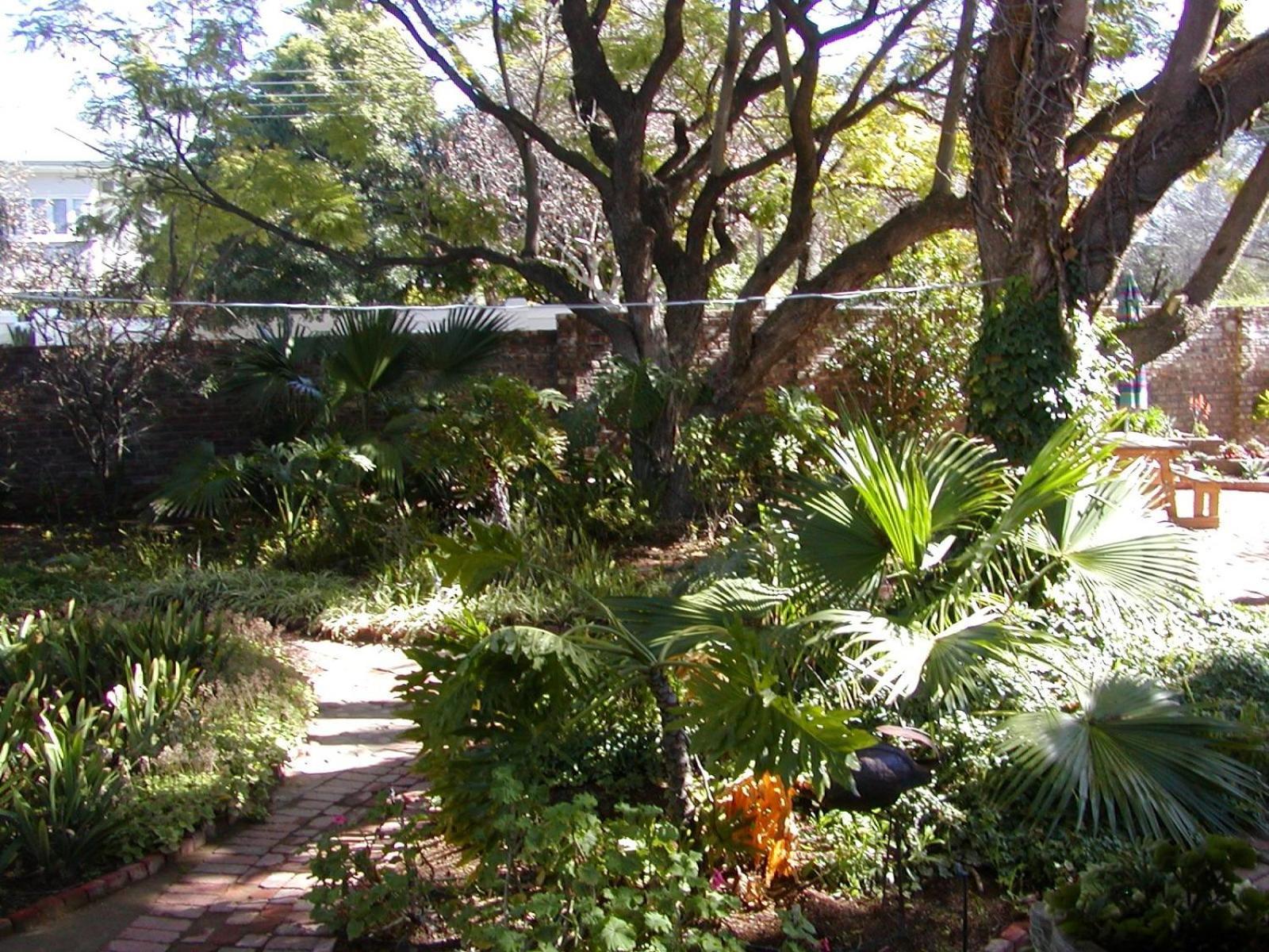 Bisibee Guest House Oudtshoorn Exterior photo